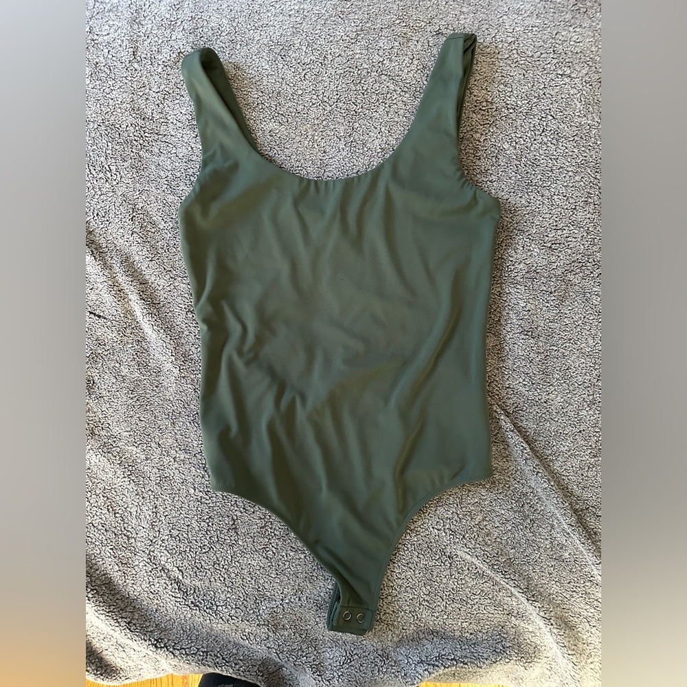 Express green body suit